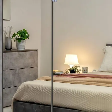 White Lilium ألغيرو