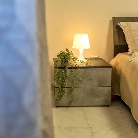 White Lilium Apartment