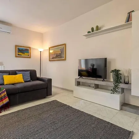 White Lilium Apartment Alghero