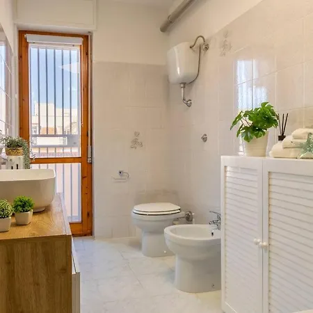 White Lilium Apartment *