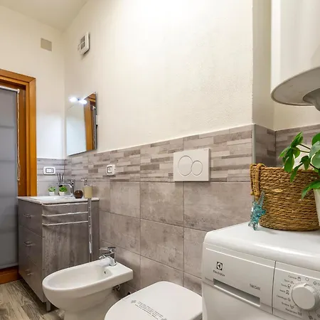 Apartment White Lilium