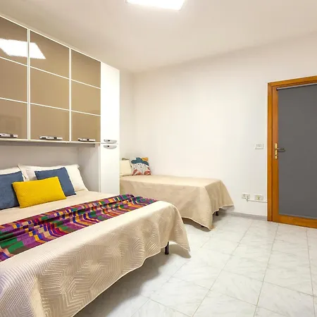 White Lilium Apartment *